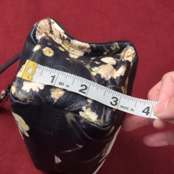 Givenchy Baby's Breath Pandora Wristlet - Picture 11 of 13